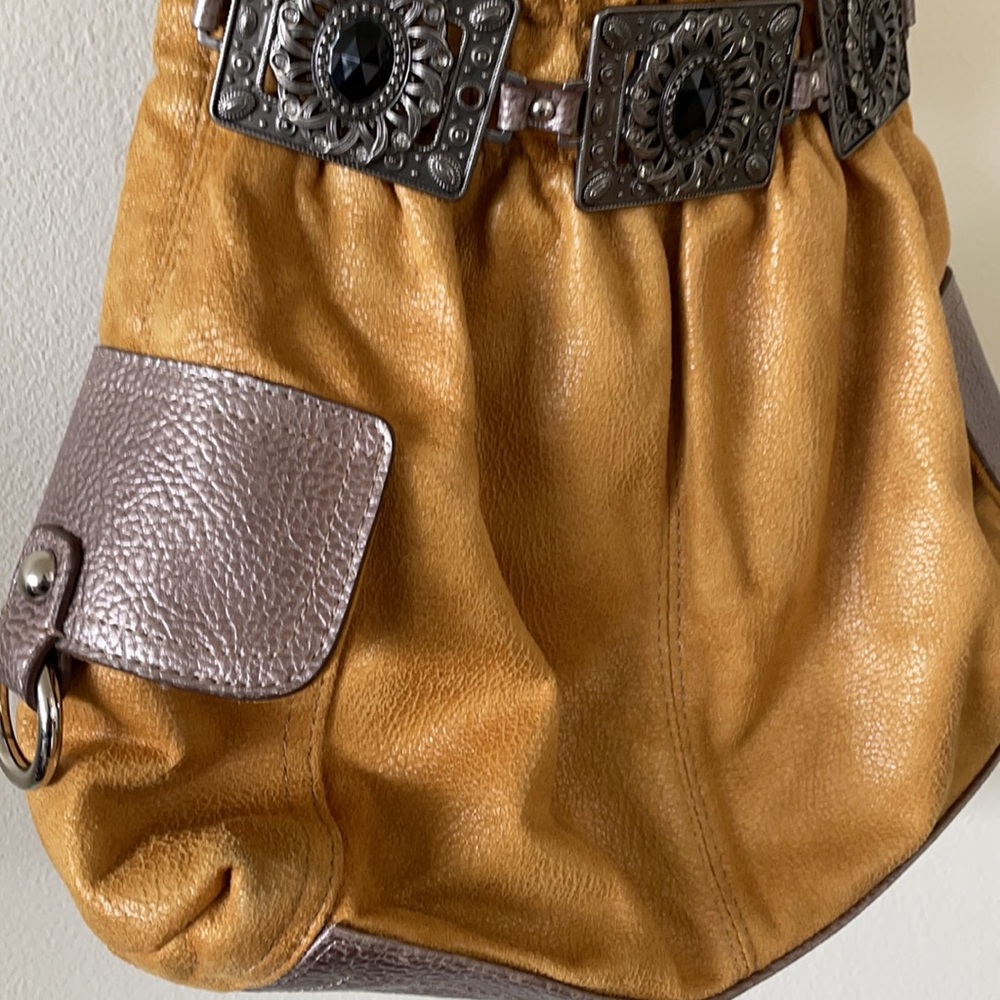 Purse - Picture 2 of 4